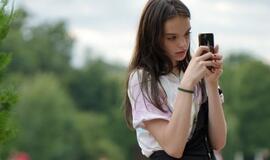 3 patarimai tėvams: kaip išrinkti išmanųjį telefoną moksleiviui?
