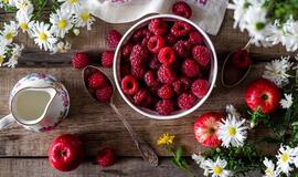 Aviečių metas: 3 skanių ir sveikų desertų idėjos