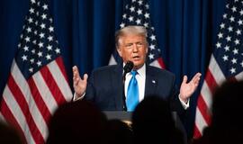 JAV respublikonai partijos suvažiavime liaupsino D. Trumpą ir užsipuolė J. Bideną