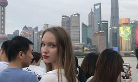 Kinijos spalvos modelio akimis