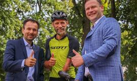 Neįgalieji ir sveikieji dviratininkai – prie vienos starto linijos