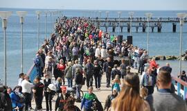 Palanga poilsiautojus stebins Žolinės širdimi iš tonos ledo