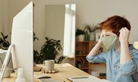 Vaikai gali COVID-19 simptomus jausti ilgai