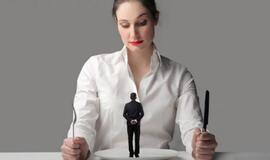 Apie "blogas mergaites”