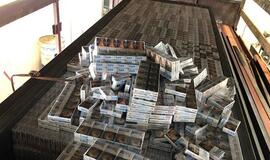 Praėjusią savaitę Medininkuose ir Raigarde sulaikyti trys vilkikai su 1,5 mln. eurų vertės rūkalais