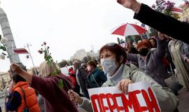 Baltarusijos milicija grasina panaudoti prieš protestuotojus kovinius šaudmenis