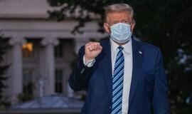 D. Trumpas grįžo dirbti į savo biurą Baltuosiuose rūmuose