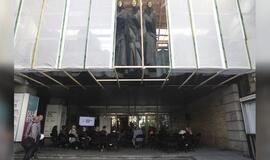 Mažėjant žiūrovų, teatrai sukasi iš padėties: didėja spektaklių transliacijų internetu pardavimai