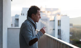 Uždrausta rūkyti daugiabučių namų balkonuose