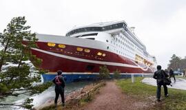 Baltijos jūroje ant seklumos užplaukęs suomių keltas nutemptas, plaukia į uostą