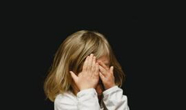 Psichologė: emocinę nepriežiūrą neretai patiria pasiturinčių tėvų vaikai