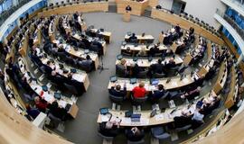 Tyliai įregistruotos pataisos: neperrinktiesiems – renta iki gyvos galvos