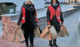 „Caritas“ savanoriai pasitinka artėjančias Šv. Kalėdas