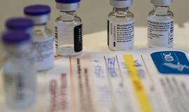 Į Lietuvą atvežama COVID-19 vakcina