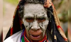 Kodėl dani genties moterys paaukoja pirštus?