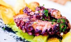 Laikas naujiems skoniams patiekalai iš aštuonkojo – rimtas varžovas net silkei