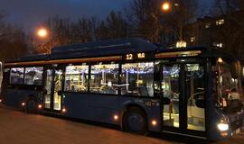 Miestą papuošė „Kalėdiniai autobusai“