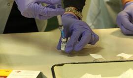 Pasakojimas iš Šilutės ligoninės: pirmadienį vakcinos neliko, nes medikai lindo be eilės