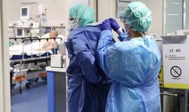 Santaros klinikų vadovas: skiepo atsisakę medikai negalės dirbti su sunkiais pacientais