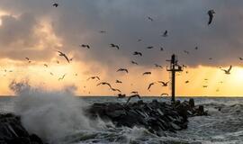 Susirems du galingi atmosferos sūkuriai, bus žvarbu