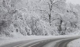 Eismo sąlygos: keliuose yra slidžių ruožų