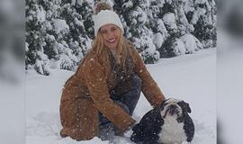 Namuose – augintinis, kurį bučiuojame ir glostome: kokios grėsmės šeimininkų sveikatai?