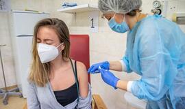 Pietų Afrikoje atrastas naujas SARS-CoV-2 variantas gali kelti rimtą grėsmę vakcinavimo sėkmei