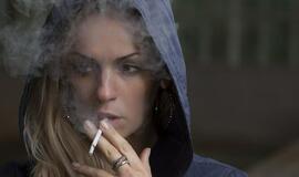 Pirmieji draudimai rūkyti didmiesčių daugiabučių balkonuose įsigalios vasarį