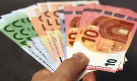 Sukčius iš senjorės išviliojo 3 tūkst. eurų