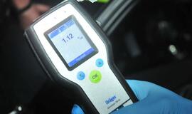 Didžiausi girtuokliai prie vairo: kaip jie pajėgė vairuoti, nesupranta nei pareigūnai, nei medikai