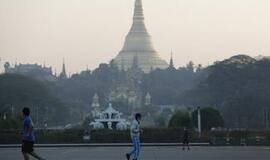 Žiniasklaida: Mianmare kariškiai kontroliuoja visus svarbiausius objektus