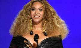 „Grammy“ muzikos apdovanojimuose net keturias statulėles pelnė Beyonce