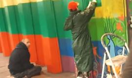 Perėjoje vaivorykštę perdažė trispalvės spalvomis