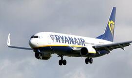 „Ryanair“ keliautojams dėl lėktuvų trūkumo vasarą gali tekti labiau paploninti piniginę