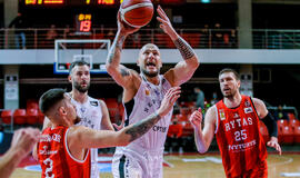 ISTORIJA. Klaipėdos „Neptūnas“ ir Vilniaus „Rytas“ šį LKL sezoną kausis trečią kartą. Iki tol abi pergales iškovojo vilniečiai - 89:81 (Klaipėdoje) ir 97:76 (Vilniuje). Gal pagaliau trečias kartas nemeluos ir šįkart sėkmė šypsosis jau klaipėdiečiams? BC „Neptūnas“ nuotr. (Mato BARANAUSKO) nuotr.