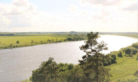 Dabar Rambyno kalnas labiausiai garsėja kaip nuostabi regykla į Nemuno slėnius, tačiau ši vieta turi itin galingą archeologinį, mitologinį ir istorinį užtaisą. Deniso NIKITENKOS nuotr.