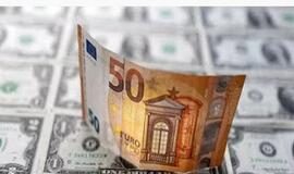 Pirmą kartą per 20 metų euro ir JAV dolerio kursas išsilygino