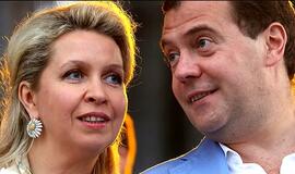 Dmitrijaus Medvedevo žmona išėjo pas 12 metų jaunesnį meilužį