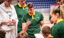 Treneriui Mindaugui Noreikai per pirmuosius du turus nepavyko atvesti 20-mečių komandos į pergales. FIBA nuotr.