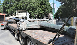 „Kardo“ skulptūra virs parama Ukrainai