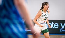 Šešiolikmetės sutriuškino Slovėniją