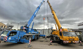 Pirmą kartą po Rusijos pradėto karo iš Ukrainos į Lietuvą atvežtas didelės galios transformatorius.