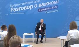 Putinas gali sirgti neramių kojų sindromu 