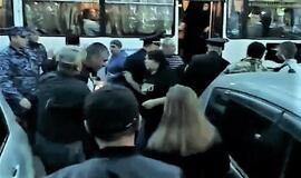  Rusijoje mobilizuojami vyrai susimušė su policijos pareigūnais