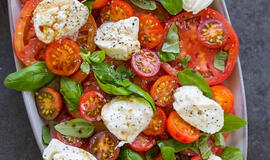 Burrata salotos - receptas, kurį įsimylės visi