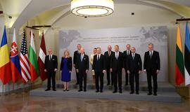 Bukarešto devyneto šalys priėmė bendrą deklaraciją, kuria pasmerkė Rusijos karą prieš Ukrainą. EPA-Eltos nuotr.