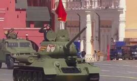 Piktinamasi gėdingu Putino paradu Raudonojoje aikštėje