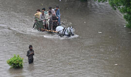 Pakistane per musono sukeltus potvynius žuvo mažiausiai 50 žmonių.