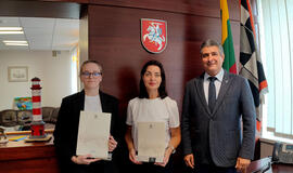 Viltė Karlikauskaitė, Neringa Sadauskienė ir Darius Jasaitis.  Neringos savivaldybės nuotr.