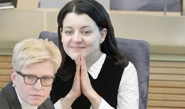 Monika Navickienė meldžiasi premjerei kaip stabui